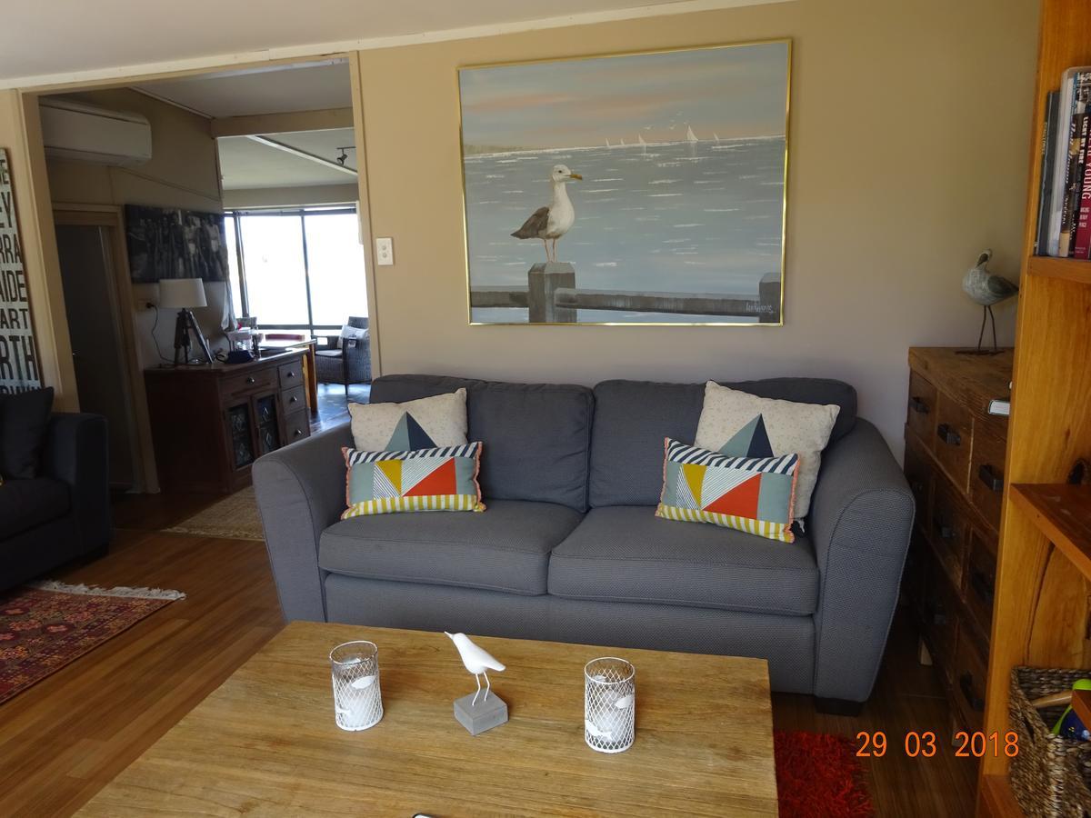 Beach Buoy Opossum Bay South Arm Exterior foto